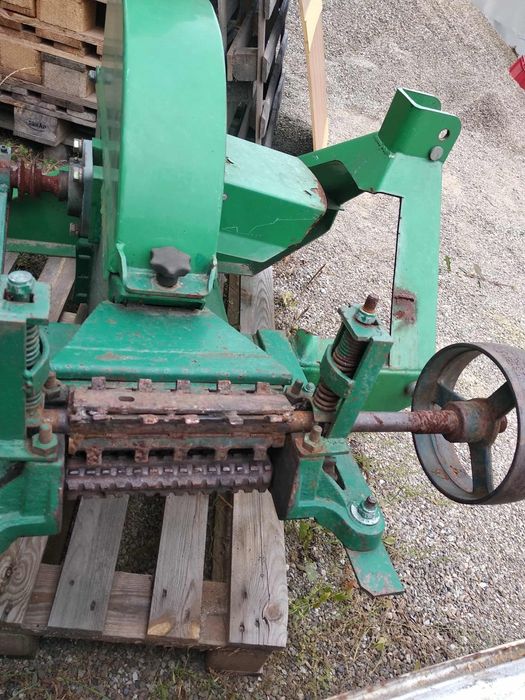 Rębak, rozdrabniacz do gałęzi