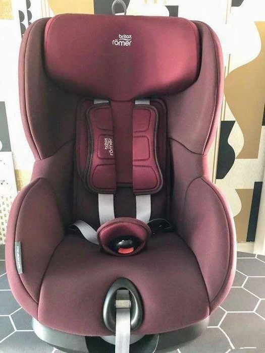 Автокрісло Britax Römer Trifix2 i-SIZE Burgundy Red 9 місяців—4 роки