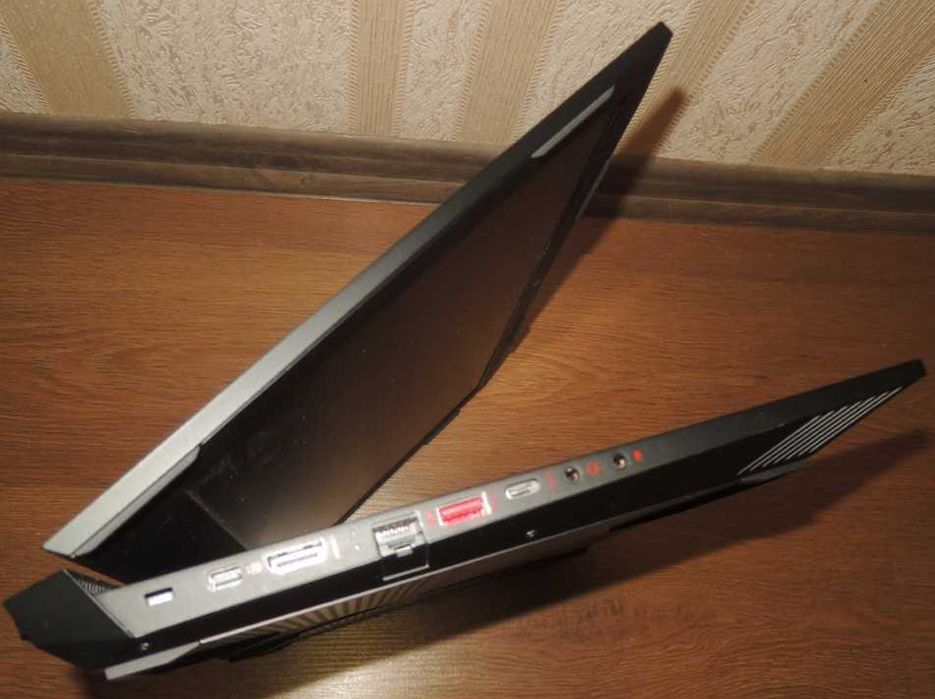 игровой ноутбук HP Omen 15 FHD IPS/i7/GTX 1050Ti 4/8/128+1Tb