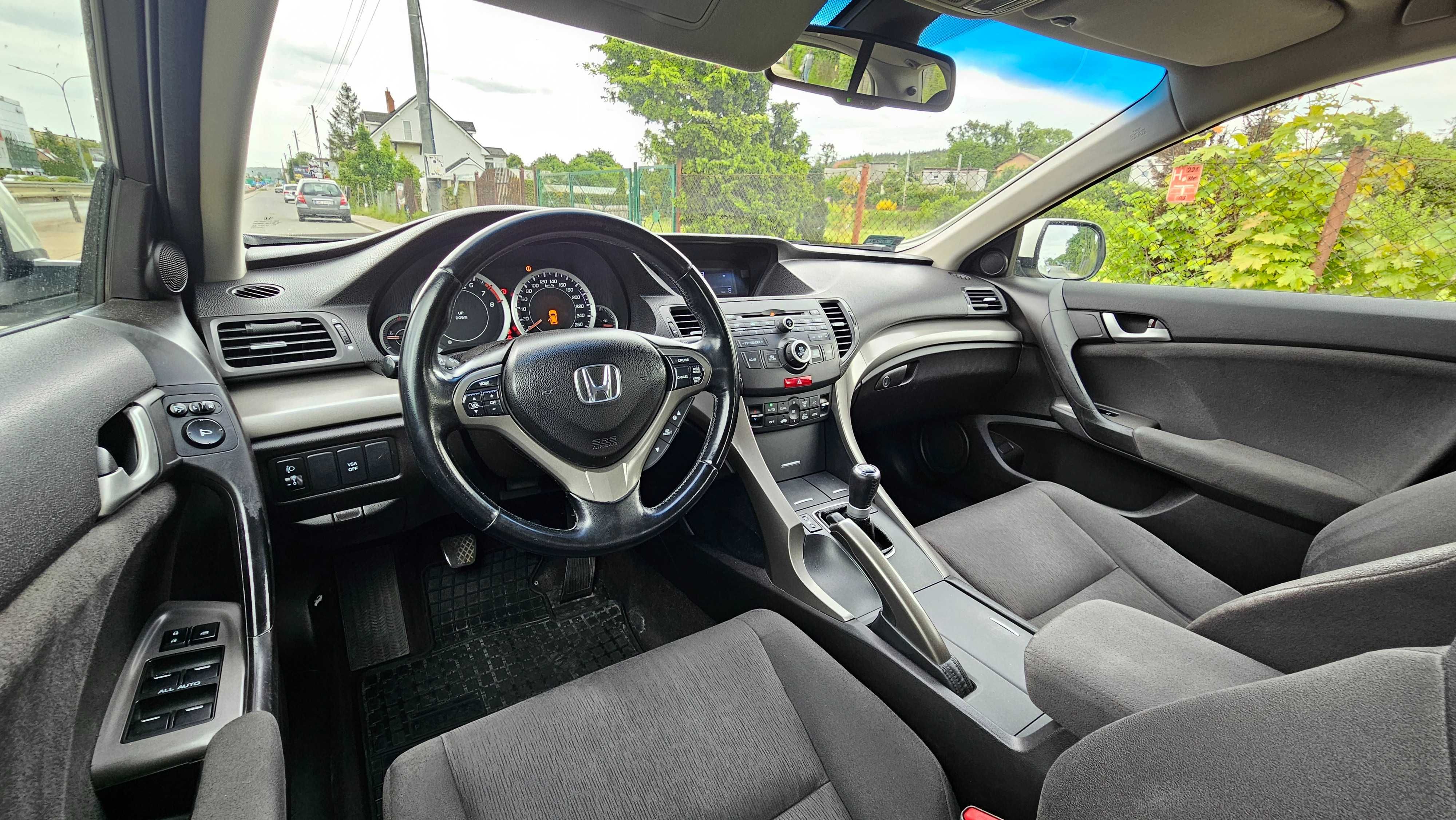 Honda Accord VIII 2.0i / Klima / Biała perła / Zadbany