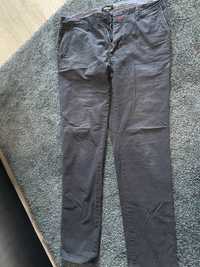 Granatowe eleganckie spodnie