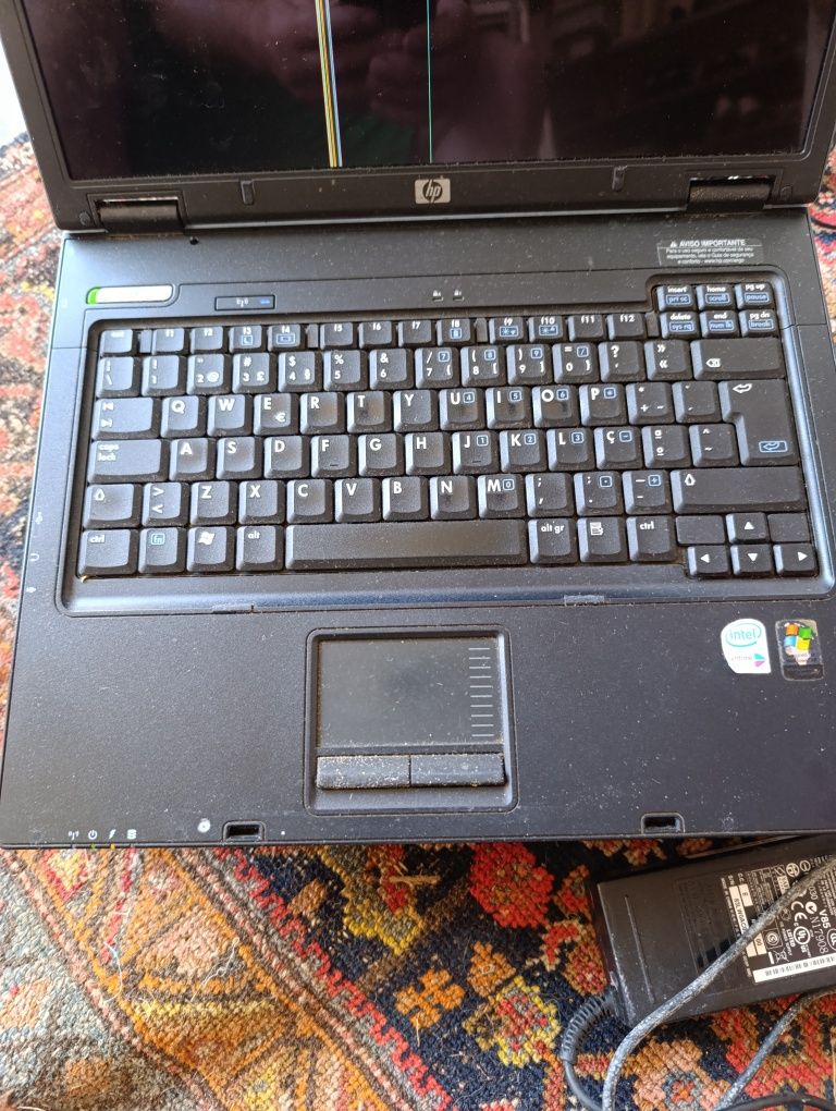Quatro computadores avariados