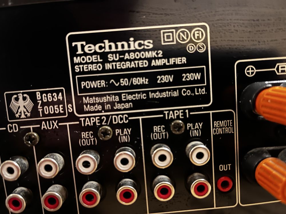 Technics  sprzedam komplet wzmacniacz i tuner. Cena stateczna 1100