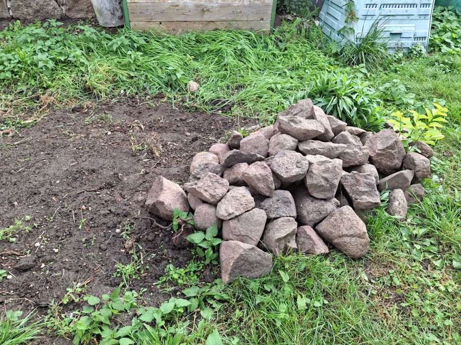 Kamienie brukowe na skalniak/do ogrodu