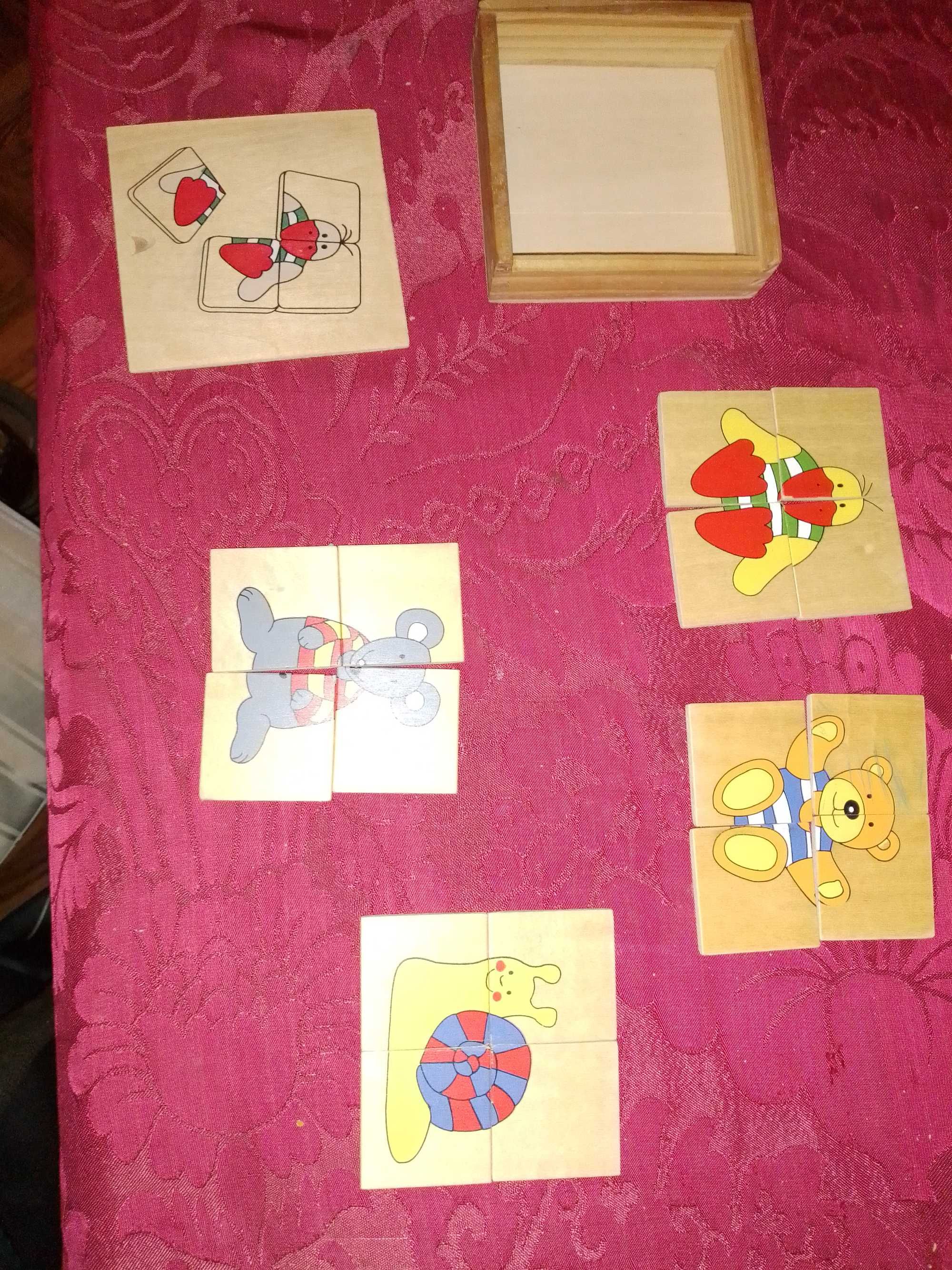 Caixa C/4 Puzzles dentro engraçados cada 4Peças8E-Fio Amarelo2EDesde2E