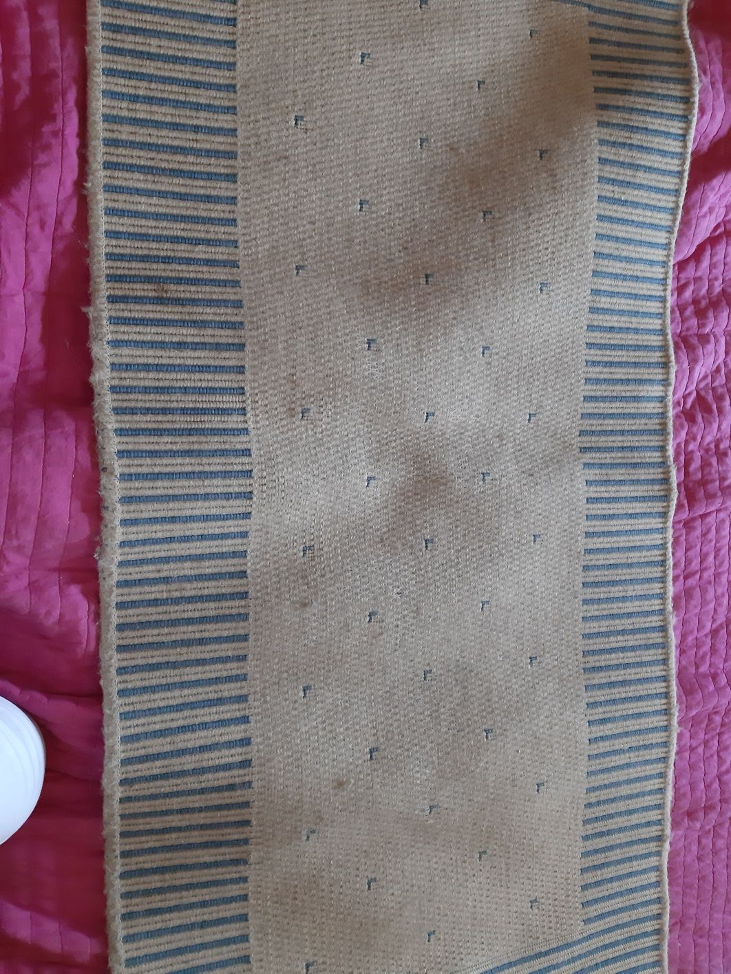 Tapete rectangular em lã