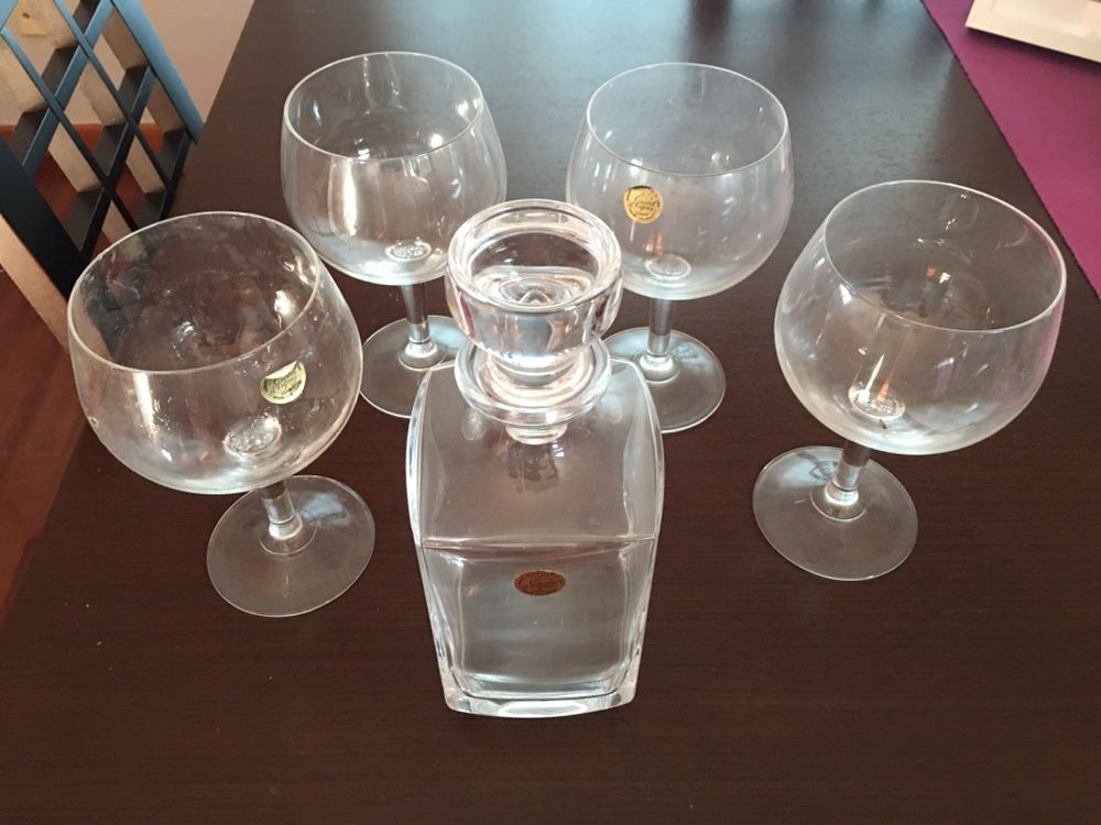 4 copos de balão (gin) e garrafa Cristal d’Arques
