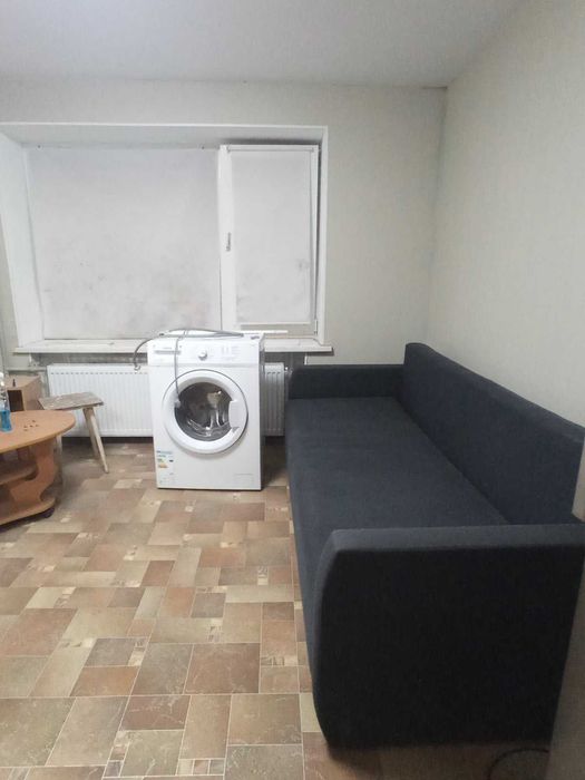 Продам гостинку Салтівка вул.Зубенко  535 м/р   10500 у.е.   M