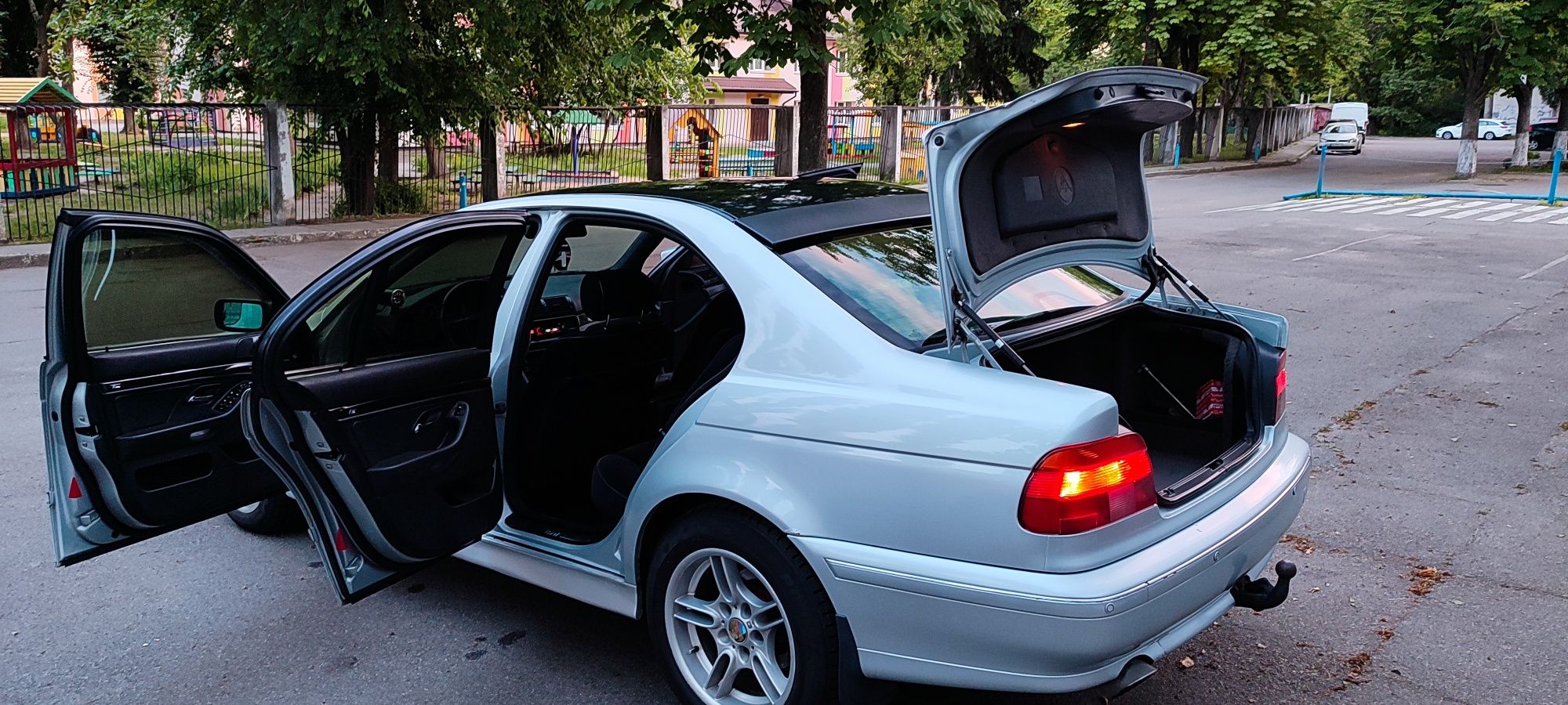 BMW e39 525 tds продам