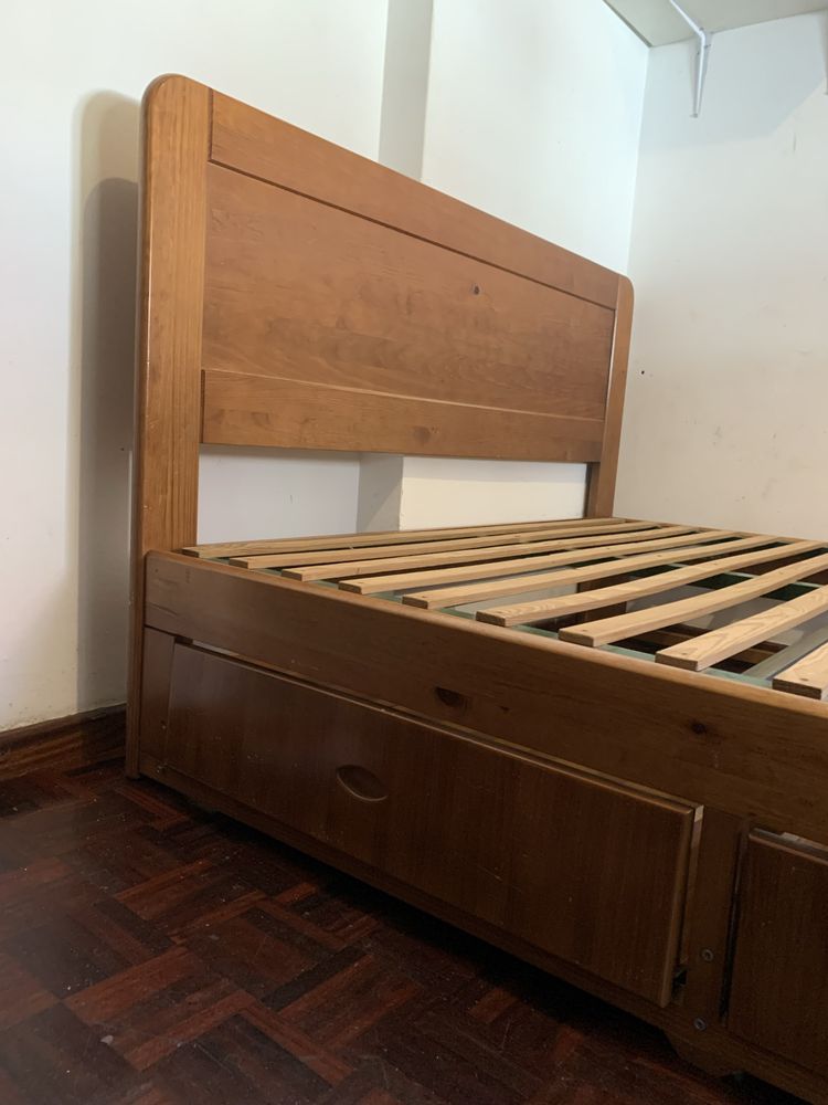 Cama de Casal com 4 Gavetas e 2 criado mudo
