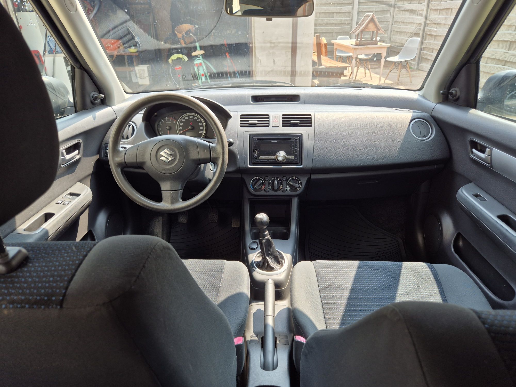 Suzuki Swift 1.3 benzyna alufelgi klima hak