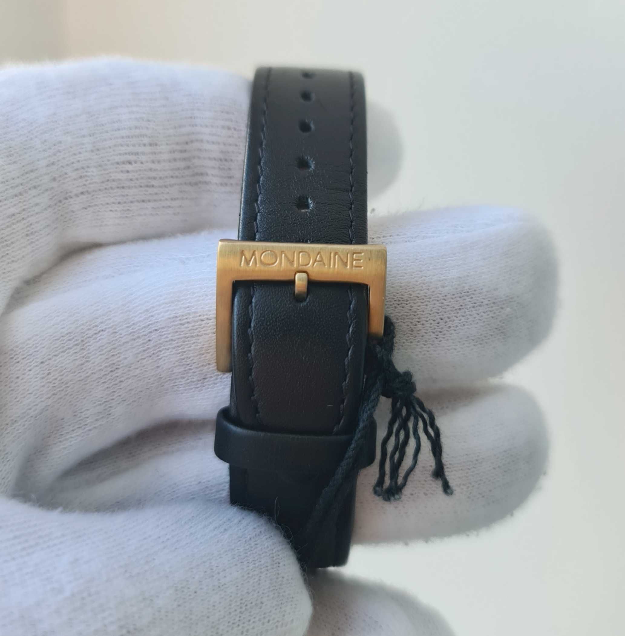 Жіночий  годинник Mondaine Helvetica Light MH1.L2 38 mm Swiss Sapphire