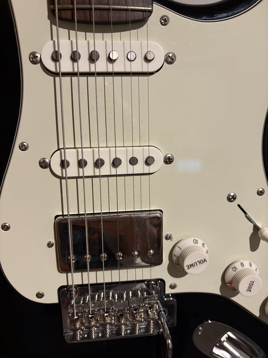 Fender Stratocaster Hybrid II HSS Made in Japan 2024