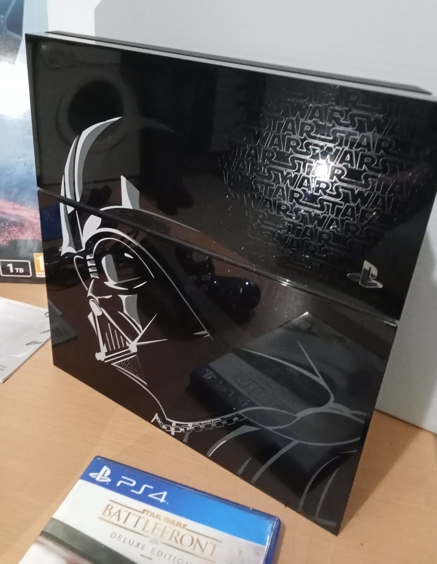 Playstation 4 Star Wars Battlefront Limited Edition 1TB/CIB