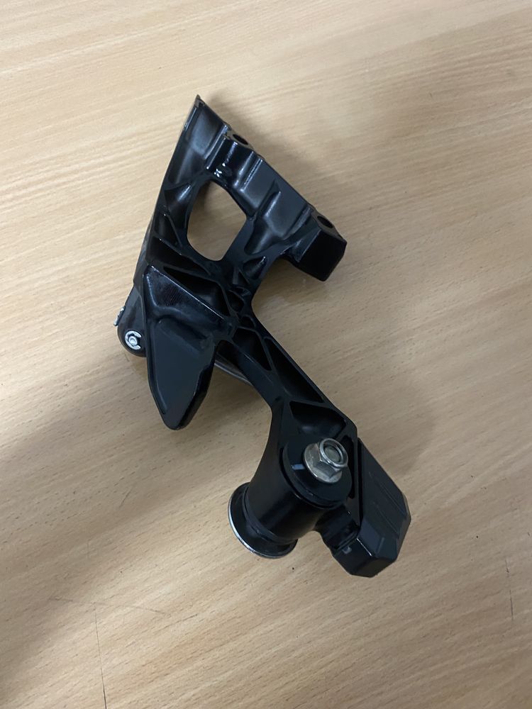 Kawasaki GTR 1400 Set tylni Prawy set wydechu podnóżek KPL