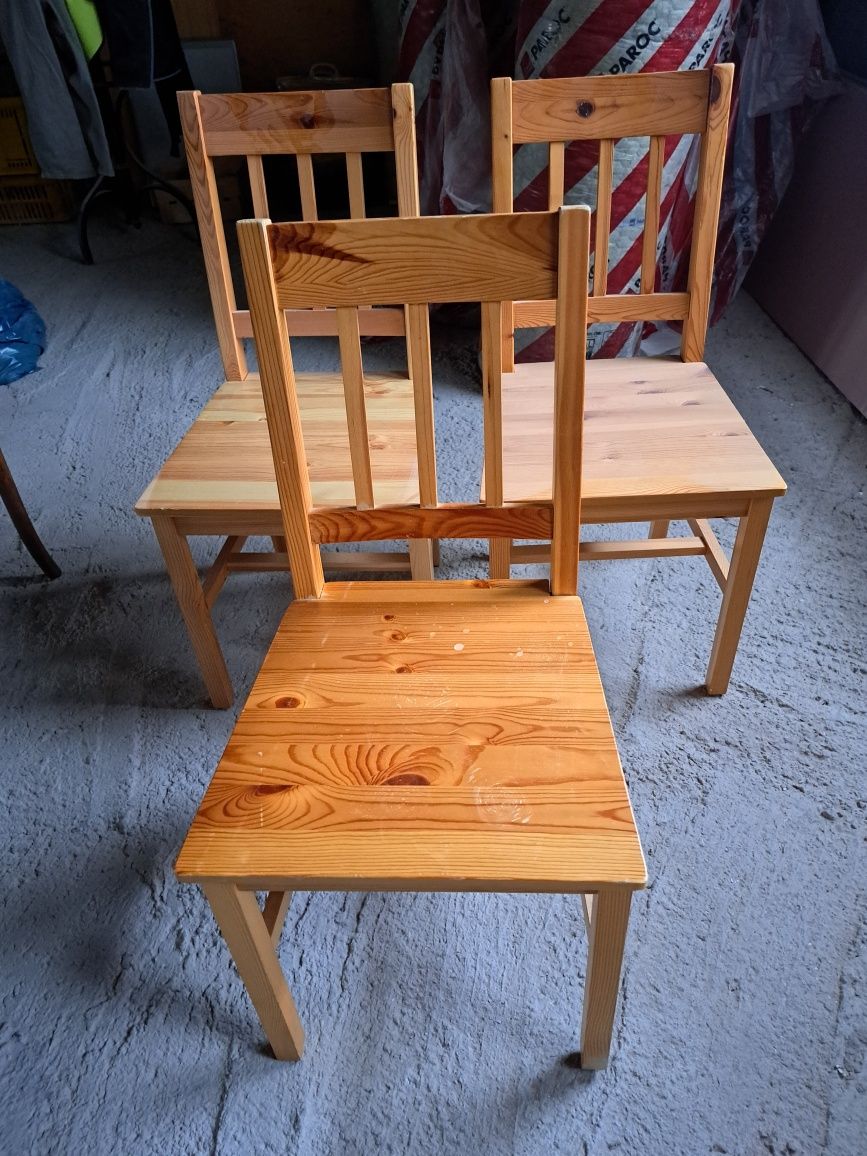 3 krzesła drewniane