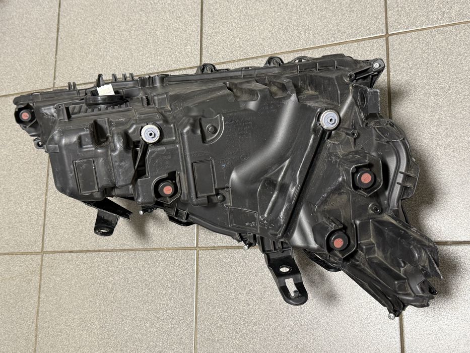 Продам оригинальную фару с Lexus ES 2021 USA