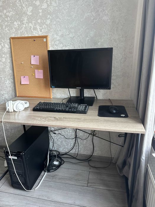 Стіл компьютерний