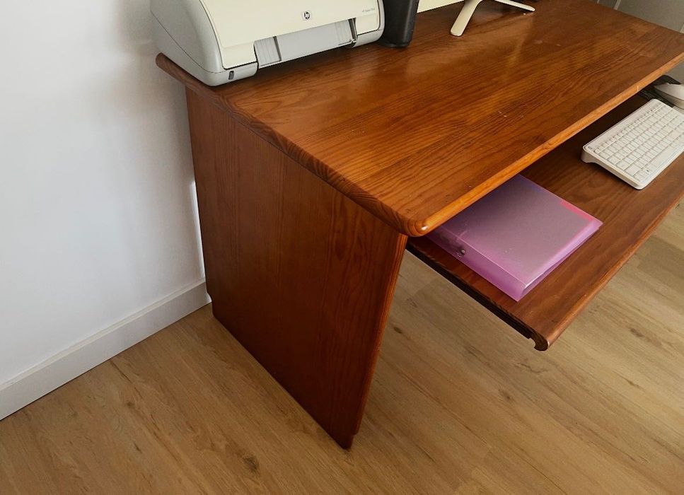 Secretaria em madeira