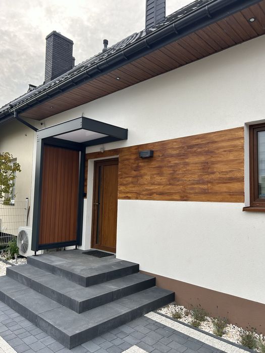 Daszek nad drzwi wejsciowe z lamelami z regulowanym prześwitem