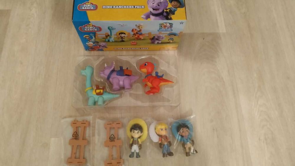 Іграшки Dino ranch фігурки динозаврів