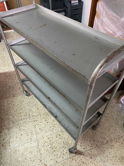 Carrinho industrial com rodas  (2)