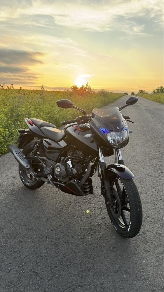 Продам  bajaj pulsar180