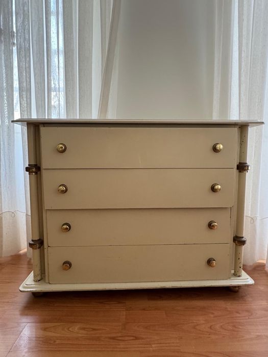 Comoda perola vintage