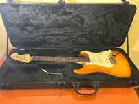 Fender Stratocaster American Performer USA (com estojo Fender)