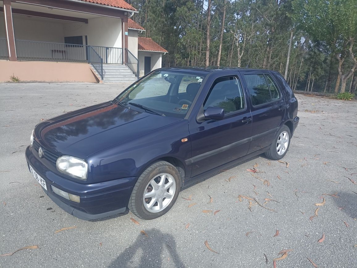 Vendo VW golf 3 AFN 110cv travão de disco as 4 rodas,Ac,teto abrir.
