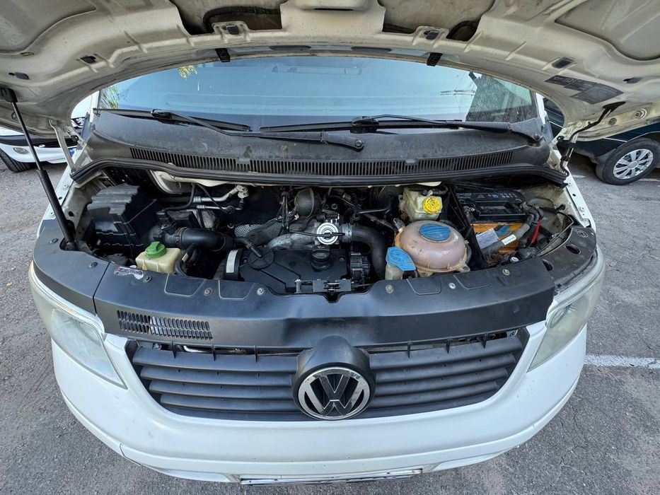 Срочно продам Volkswagen Transporter T5