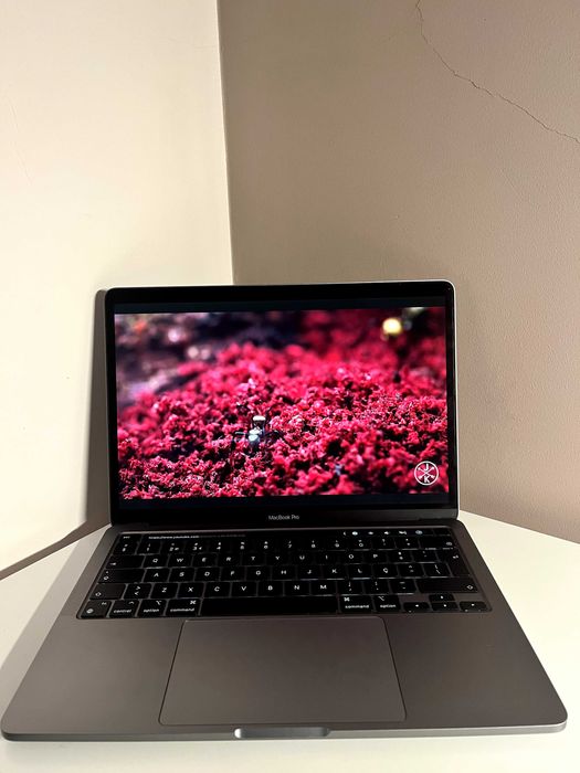 MacBook Pro 13" (M1, 2020) — bateria praticamente nova