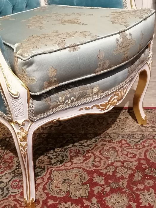 Bergère  (ou Cadeirão, Poltrona, Cadeira de braços), estilo Luís XV.