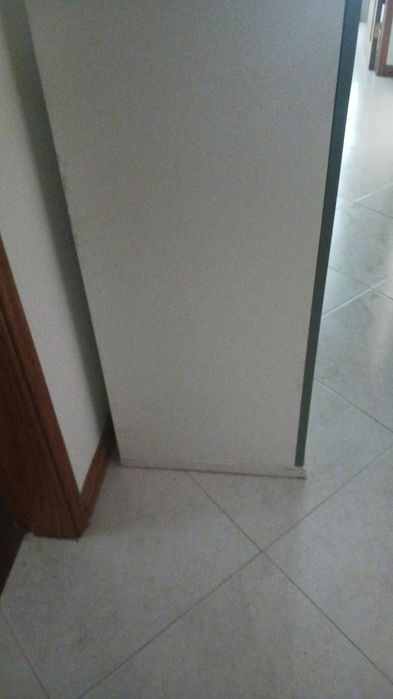 Armario de sala ou corredor cor branca e cinza