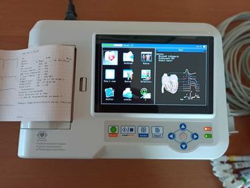 Elektrokardiograf ECG600G firmy Contec do wykonywania EKG serca.