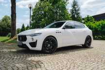 Maserati Levante Maserati Levante Modena od fana marki SQ4 430 KM