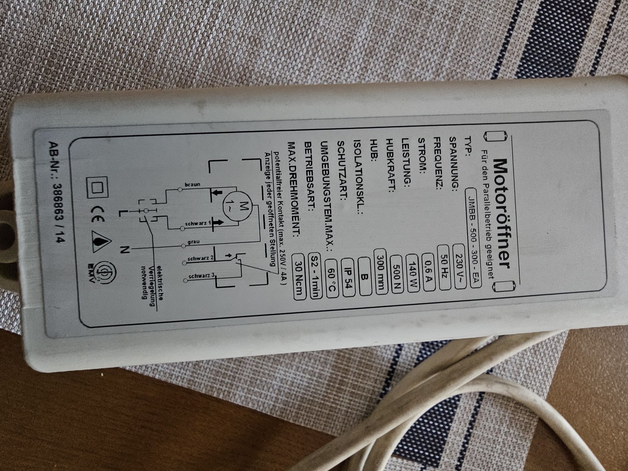 Siłownik JMBB elektryczny do okien i świetlików itp