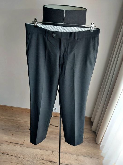 Wełniane spodnie garniturowe Gardeur Pure New wool Rozmiar 52 Grafit