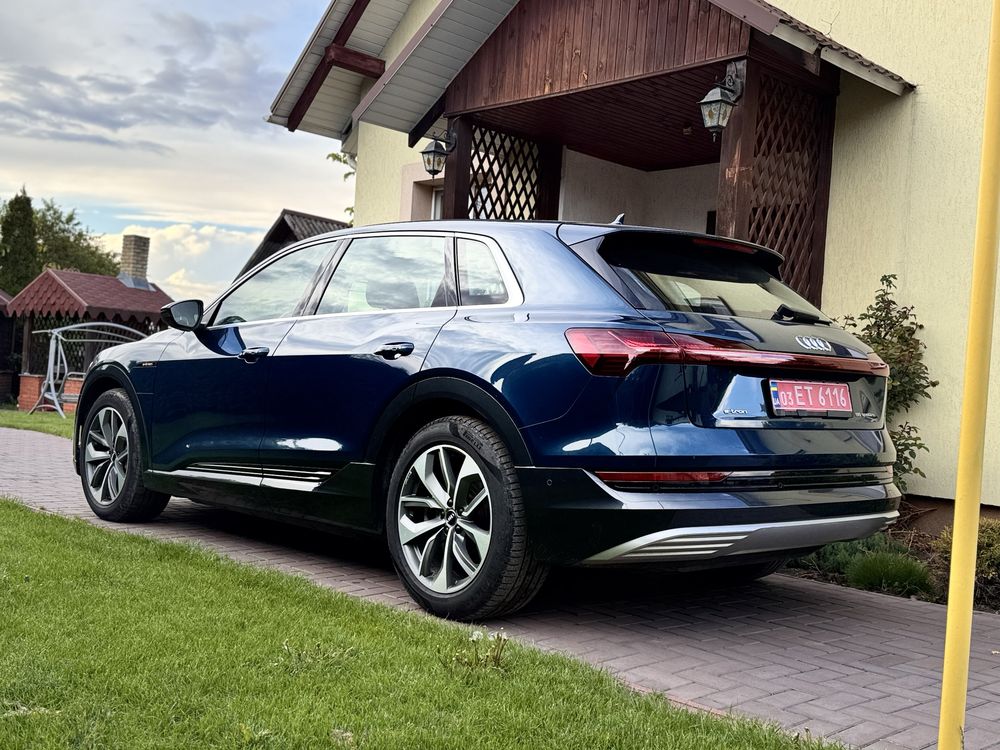 Audi E tron 95 kwt. За 21100€. В наявності