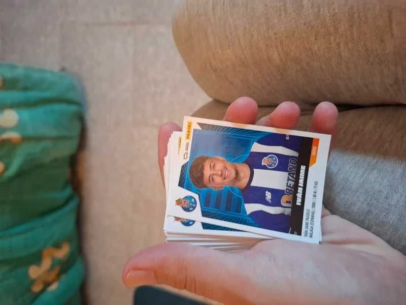 Lote 127 autocolantes Panini Futebol – com brilhantes e rookies