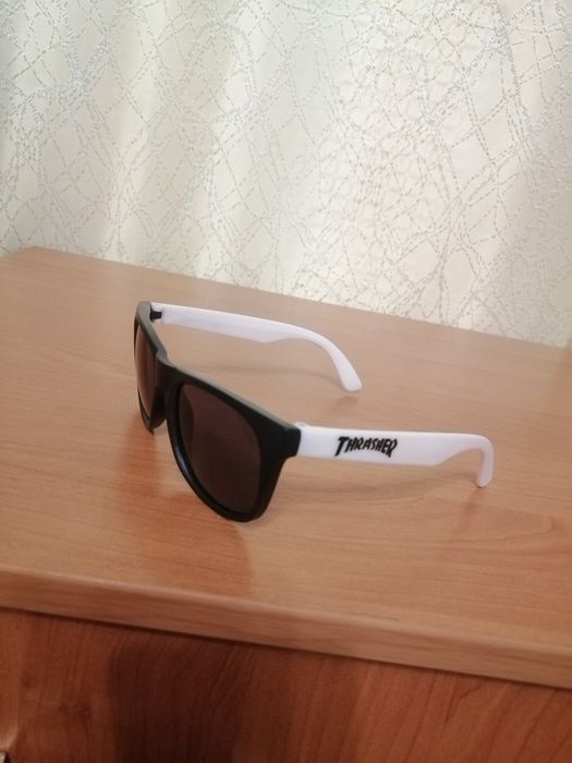 Солнцезащитные очки Thrasher , новые , оригинал