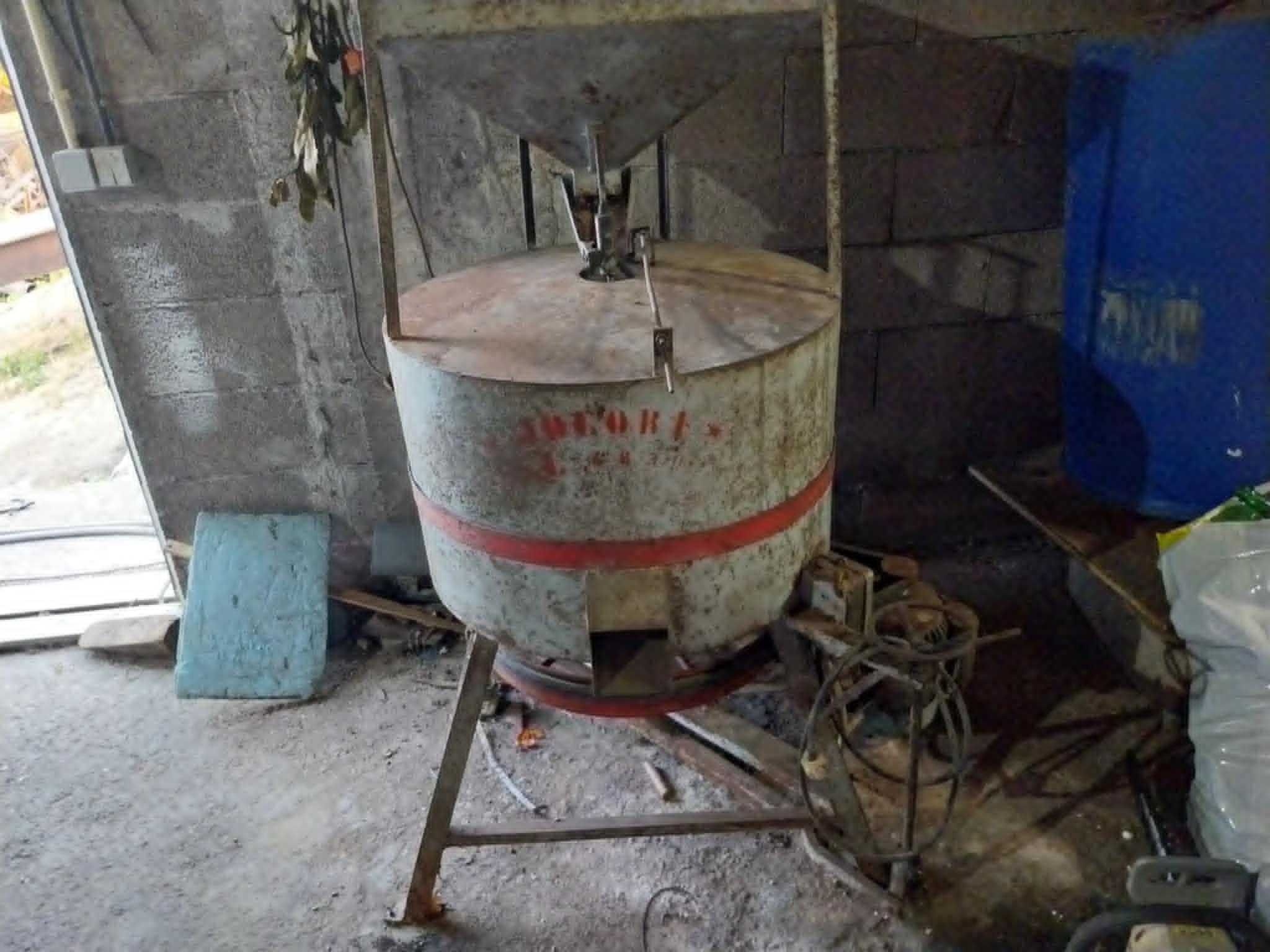 Moinho elétrico para relar milho
