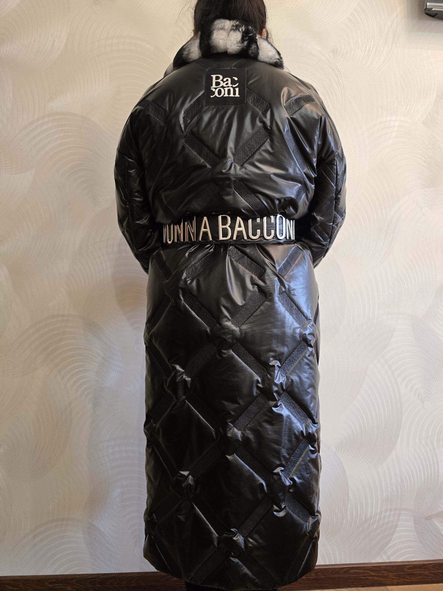 СРОЧНО продам женское пальто фирмы Bacconi