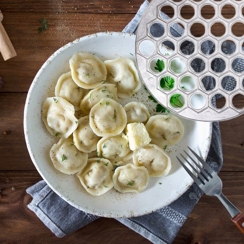 Forma foremka pierożnica do pierogów uszek pierogi