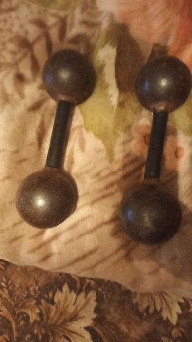 Продам гантели 8кг