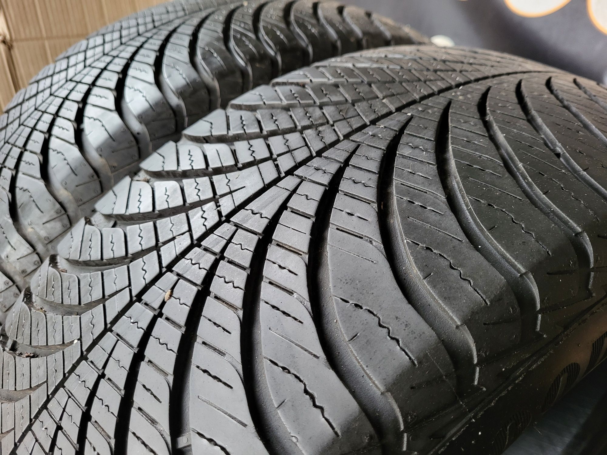 Opony wielosezonowe 215/55/17 Goodyear 20rok 6,8mm
