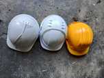 capacetes para às obras