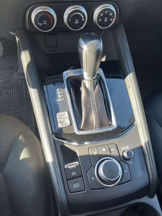 Автомобіль Мазда сх-5