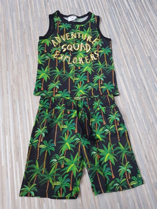 Komplety chłopięce t-shirt spodenki rampers HM