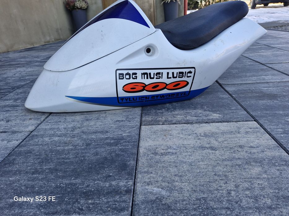 Zadupek Suzuki gsxr 600 srad